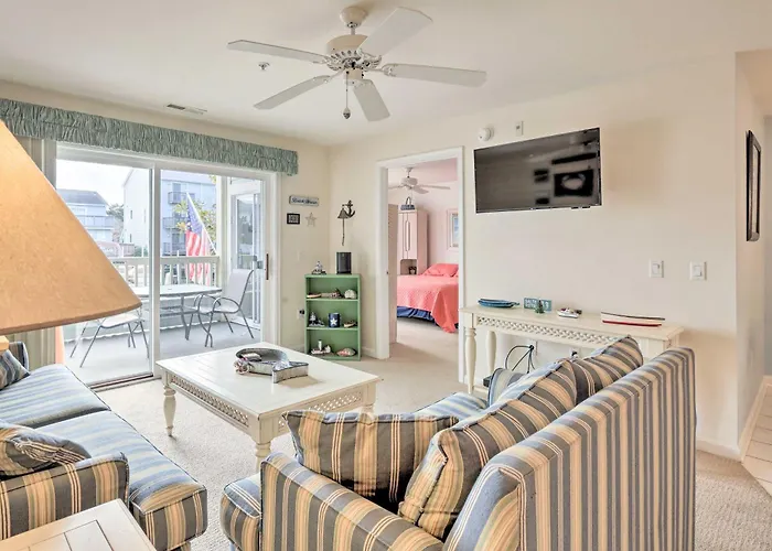 Pool, Canal Views! Unit 1/2 Mi To Ocean