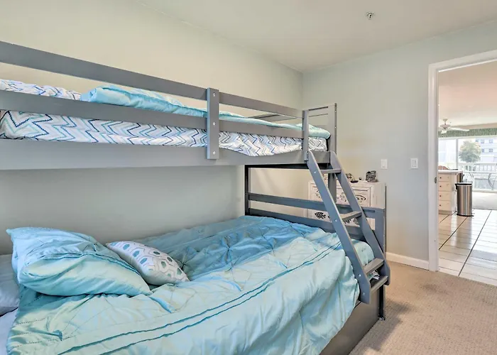 Pool, Canal Views! Unit 1/2 Mi To Ocean *