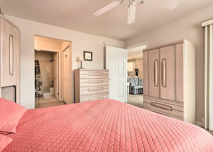 Pool, Canal Views! Unit 1/2 Mi To Ocean Holiday home Ocean City