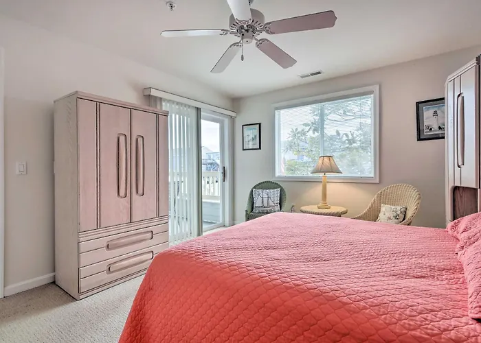 Pool, Canal Views! Unit 1/2 Mi To Ocean